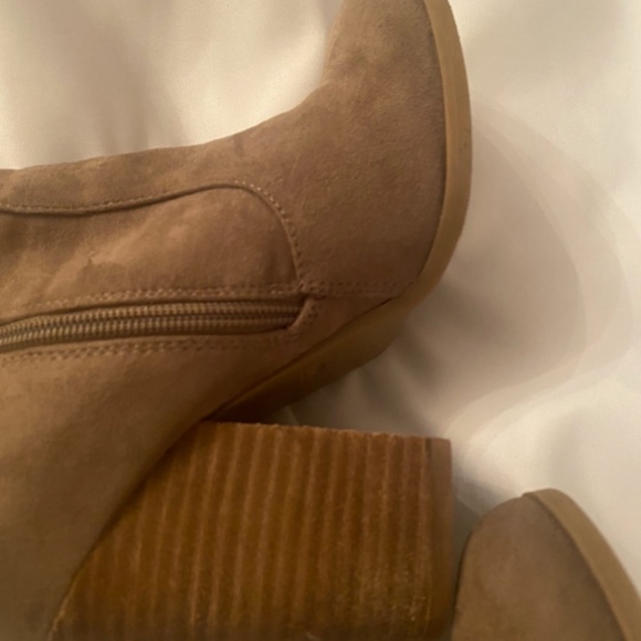Call it spring suede like tall boot size 6.5 -7 - Picture 5 of 6